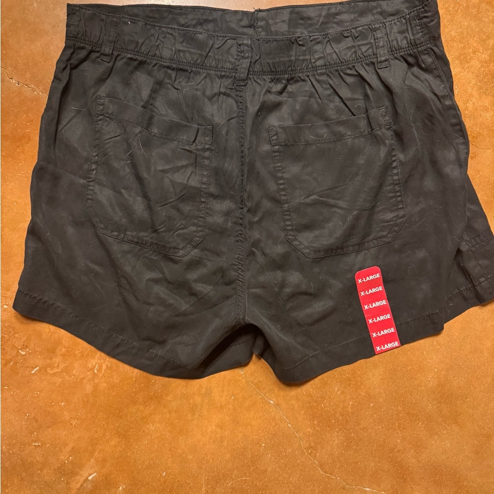 NWOT Social Standard Black Tencel Shorts - Picture 3 of 3